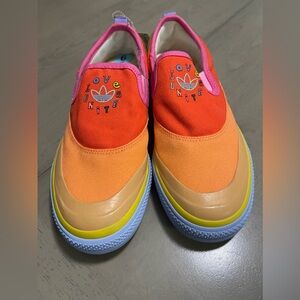 ⭐️ ADIDAS Love Unites